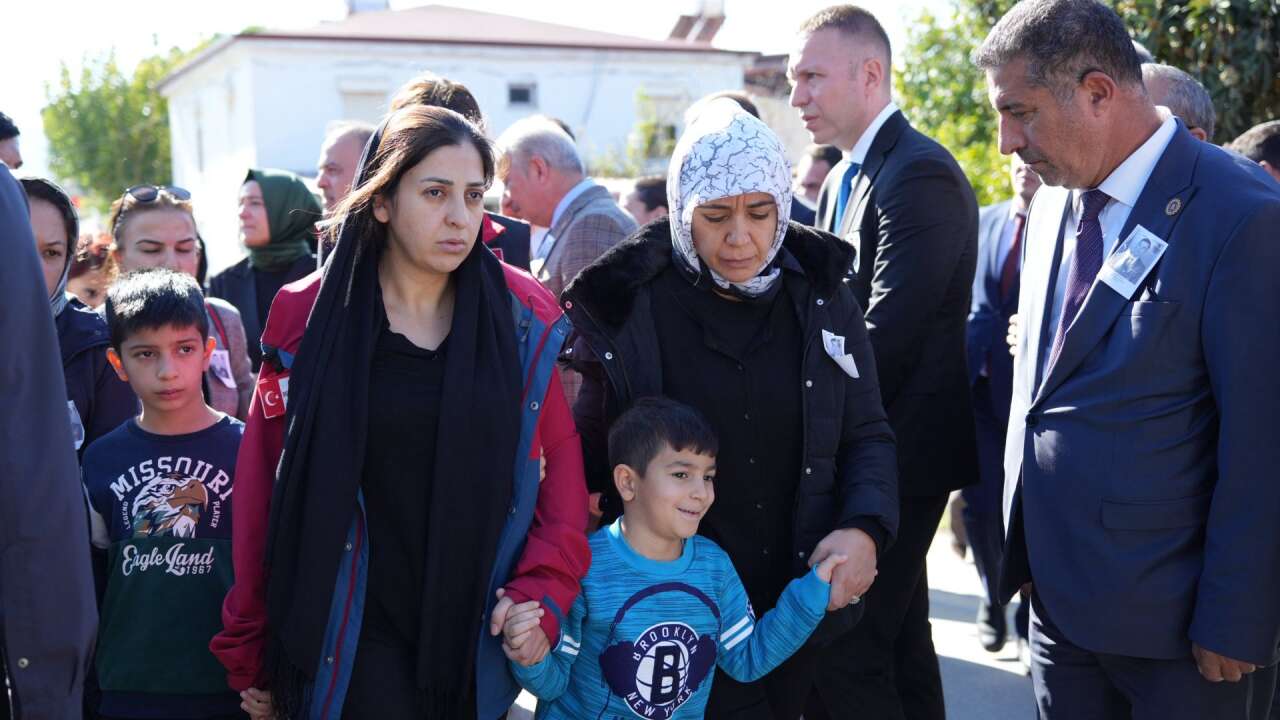 Fotoğrafını Babası Taşıdı: Milas Şehidini Gözyaşlarıyla Uğurladı 19